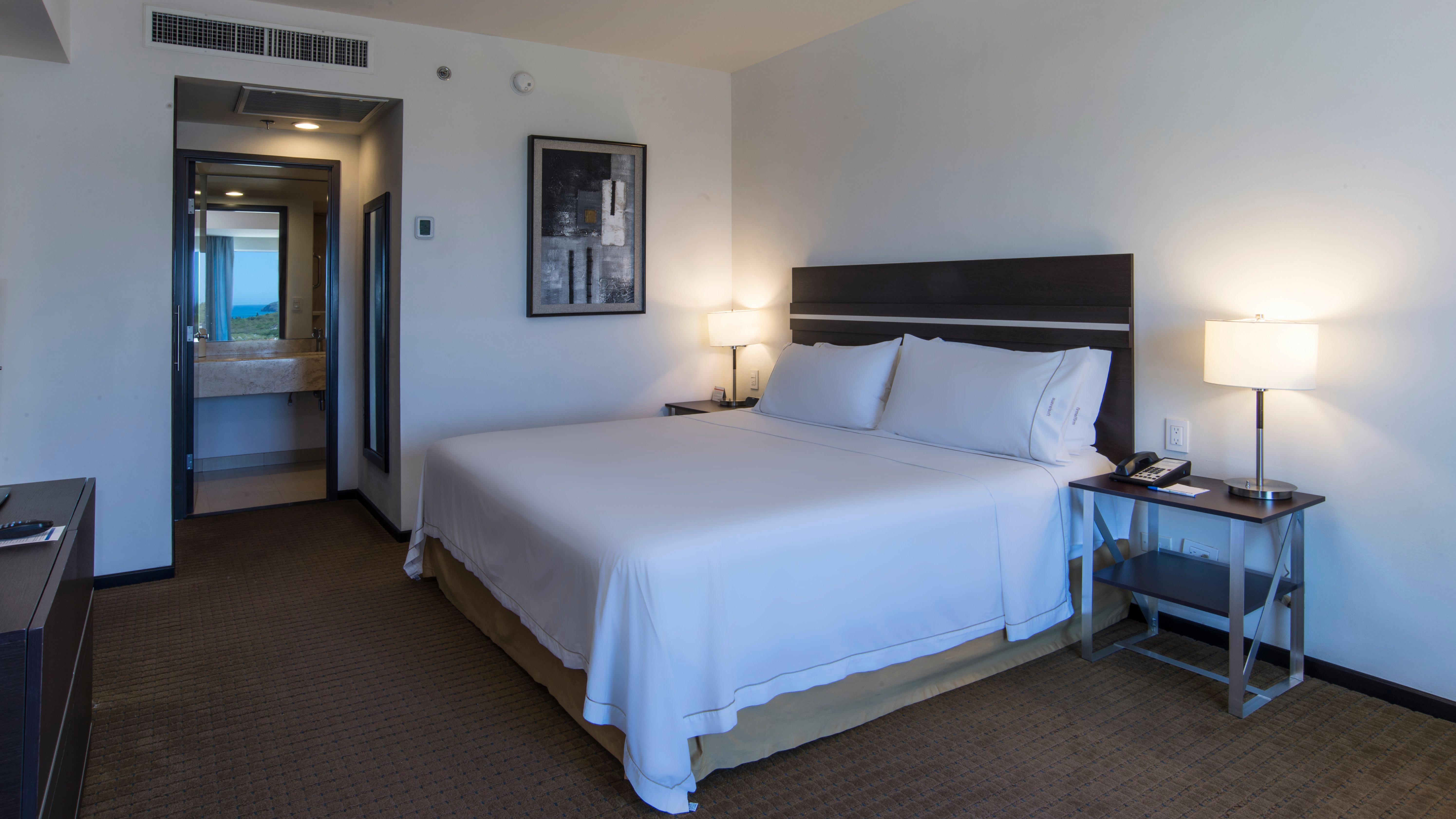 Holiday Inn Express Guaymas By Ihg מראה חיצוני תמונה A guest room at the Hilton San Diego Bayfront