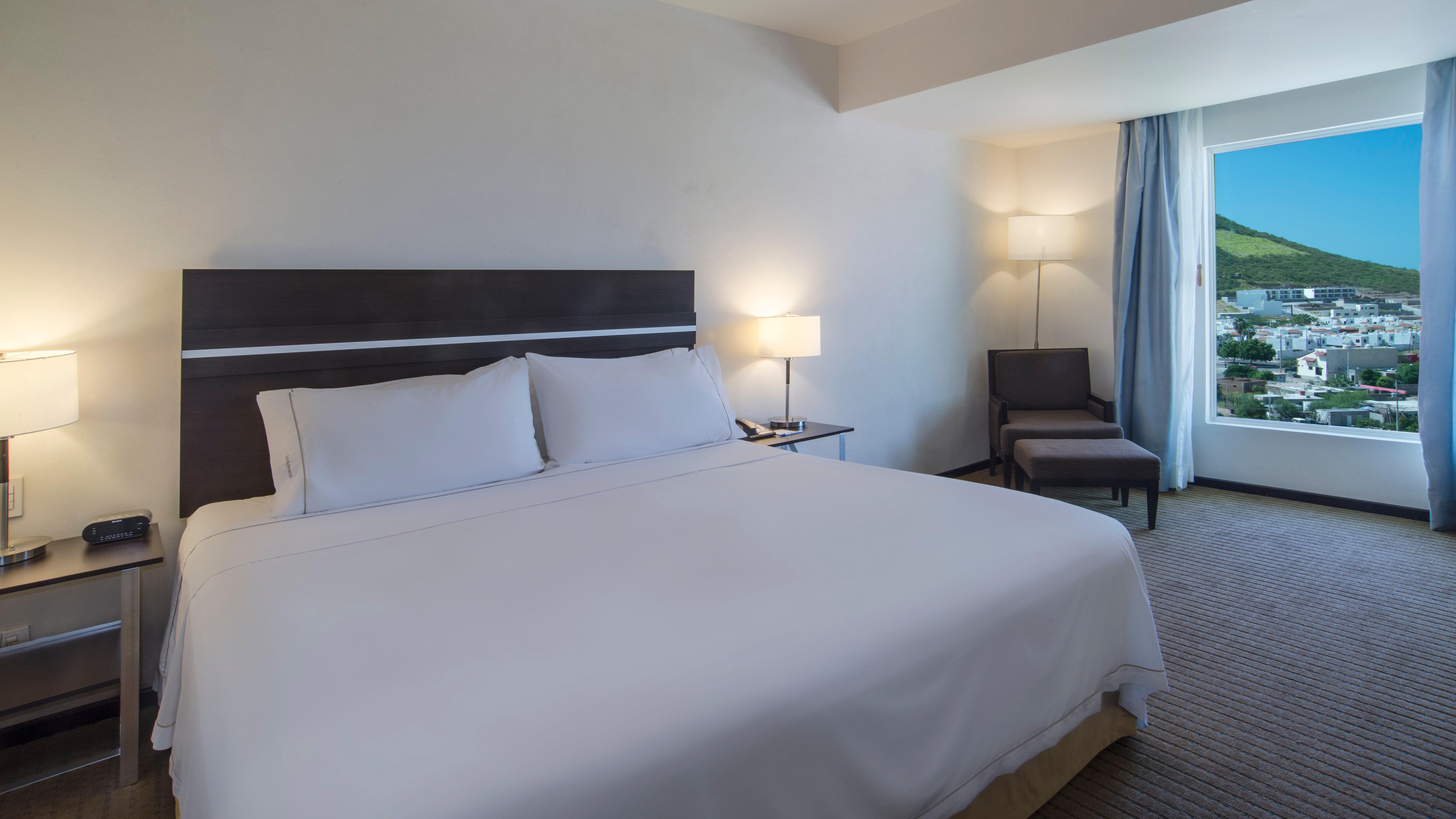 Holiday Inn Express Guaymas By Ihg מראה חיצוני תמונה A guest room at the Hilton San Francisco Airport