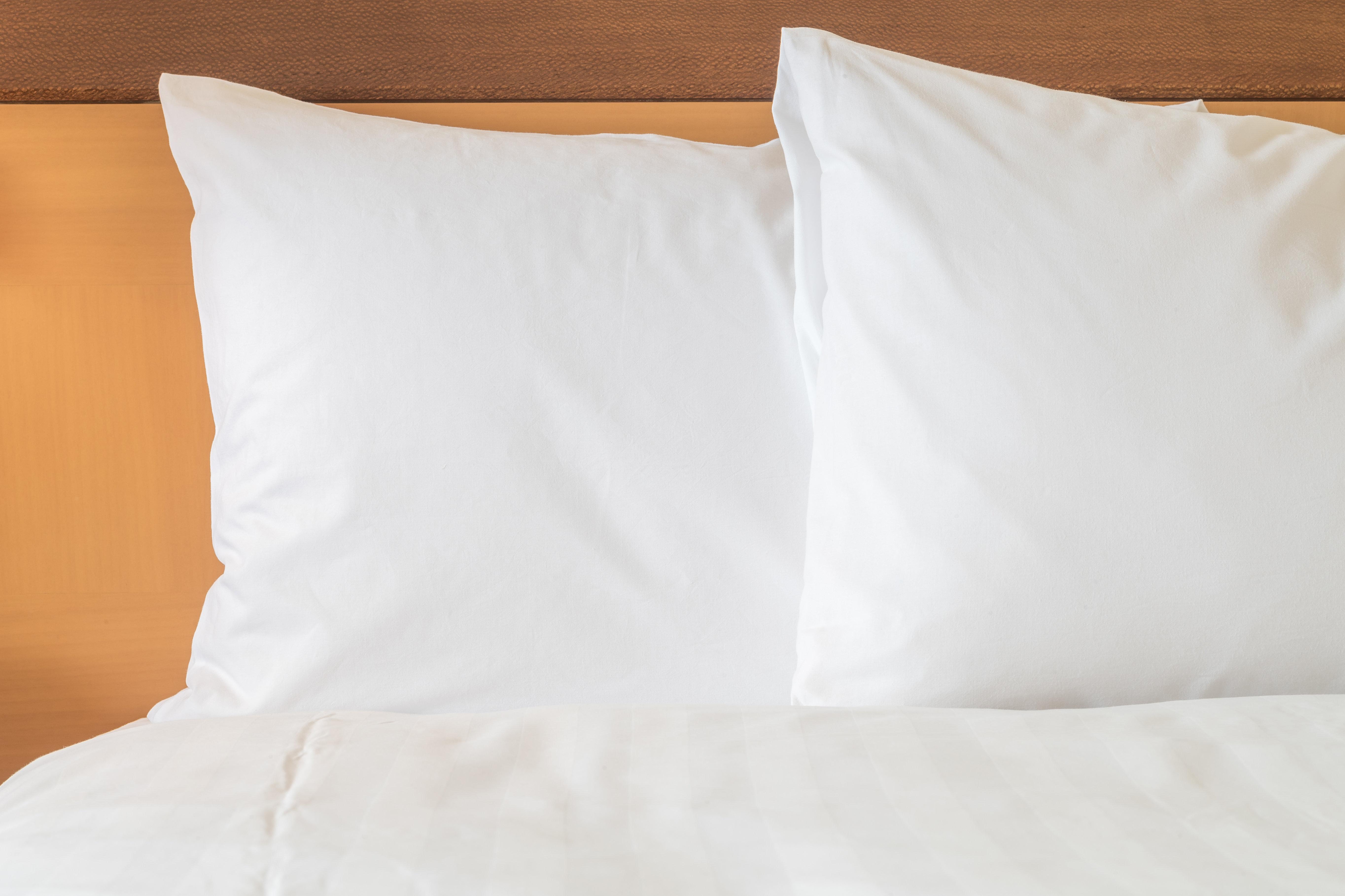 Holiday Inn Express Guaymas By Ihg מראה חיצוני תמונה Two pillows on a bed