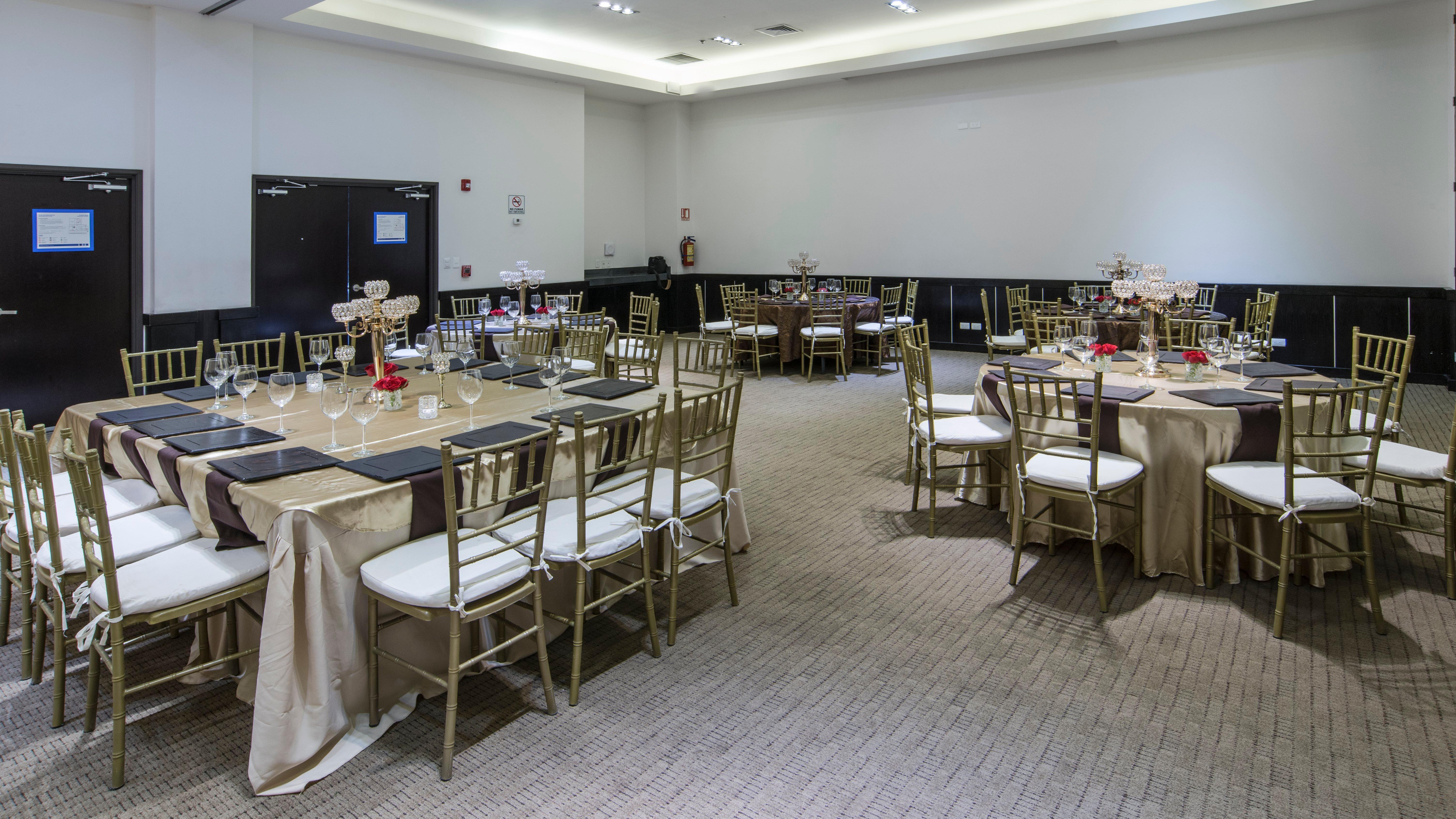 Holiday Inn Express Guaymas By Ihg מראה חיצוני תמונה The ballroom at the hotel